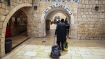 מתחם קבר הרשב״י במירון לפני הילולת ל״ג בעומר תשפ״ד, בצל החשש מירי של חיזבאללה מלבנון (צילום: דוד כהן/ פלאש90)