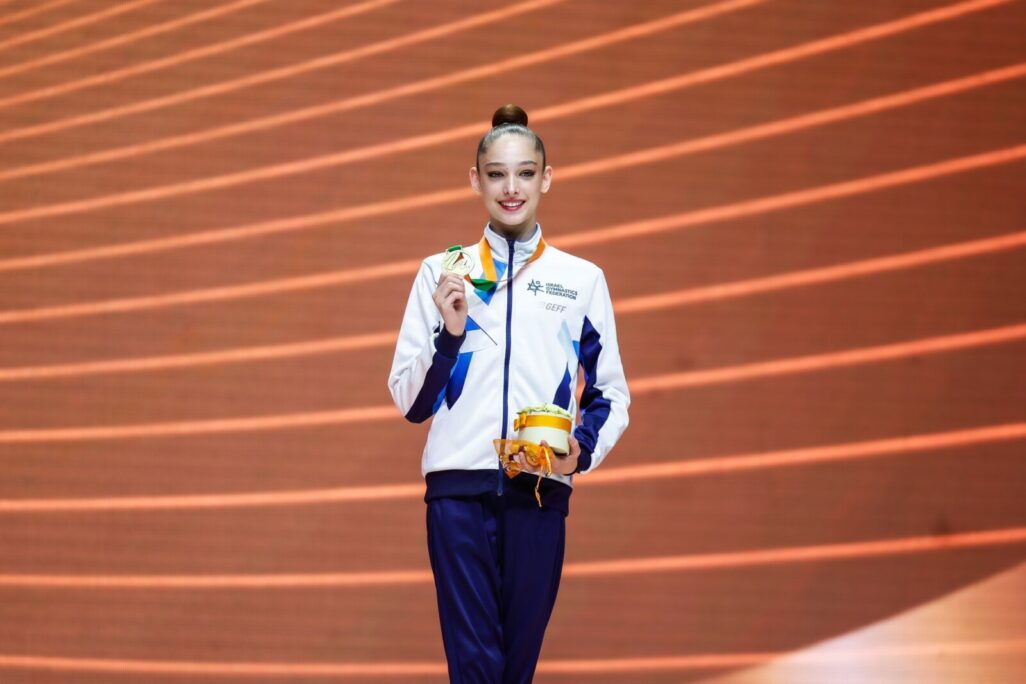 דניאלה מוניץ עם מדליית הזהב באליפות אירופה בהתעמלות אמנותית (צילום: Ulrich Fassbender, באדיבות איגוד ההתעמלות בישראל)