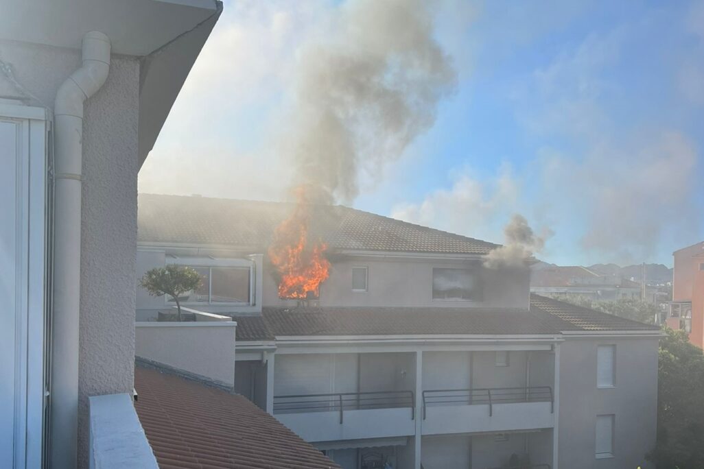השריפה בדירה במארסיי, ממנה חילצה שי קקון אישה (צילום: שי קקון)