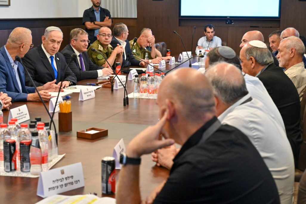 ראש הממשלה בנימין נתניהו ושר החינוך יואב קיש במפגש עם ראשי רשויות בצפון (צילום: קובי גדעון / לע"מ)