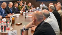 ראש הממשלה בנימין נתניהו ושר החינוך יואב קיש במפגש עם ראשי רשויות בצפון (צילום: קובי גדעון / לע"מ)