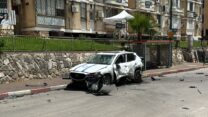 רכב שנפגע בקריית שמונה (צילום: כיבוי אש)