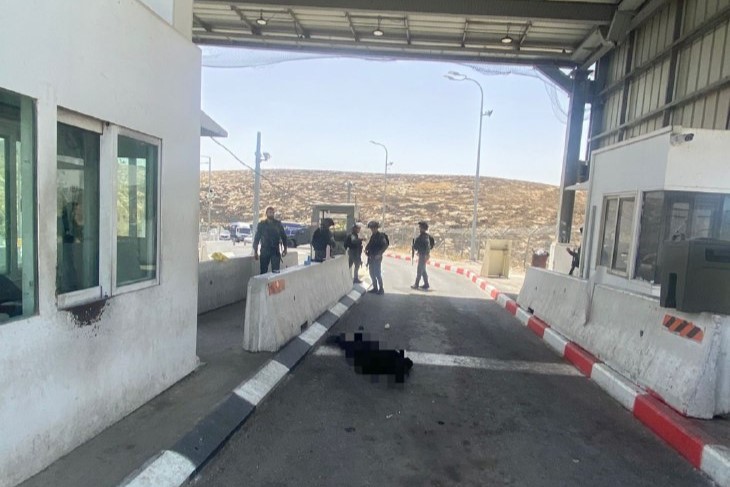 זירת ניסיון הפיגוע ליד אבו דיס (צילום: דוברות המשטרה) זירת ניסיון הפיגוע ליד אבו דיס (צילום: דוברות המשטרה)