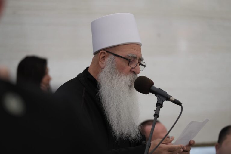 Sheikh Mowafaq Tarif, the spiritual leader of Israel’s Druze community, at Isfiya’s Memorial Day ceremony. (Photo: David Tversky)