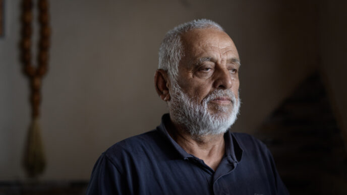 توفيق أبو لطيف، والد أحمد الذي استشهد خلال القتال في قطاع غزة (تصوير: يوناتان بلوم)