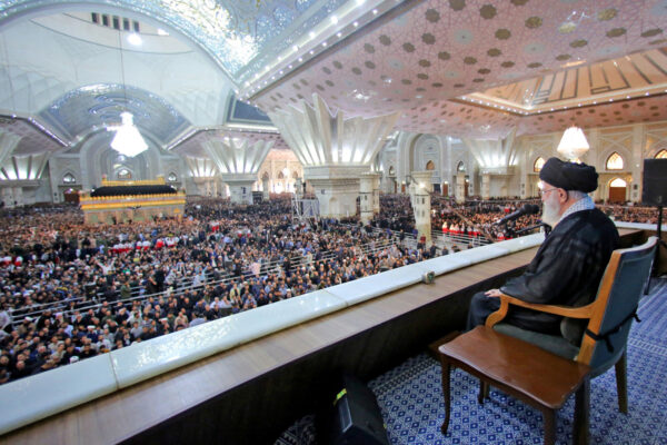 ח'אמנאי בנאום ליום השנה ה-35 למות חומייני, יוני 2024 (צילום: Office of the Iranian Supreme Leader/WANA via REUTERS)