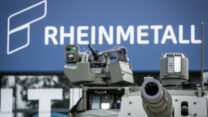 כלי נשק בתערוכת יורוסאטורי 2024 (צילום: IMAGO/Chris Emil Janßen via Reuters Connect)