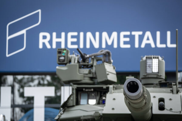 כלי נשק בתערוכת יורוסאטורי 2024 (צילום: IMAGO/Chris Emil Janßen via Reuters Connect)