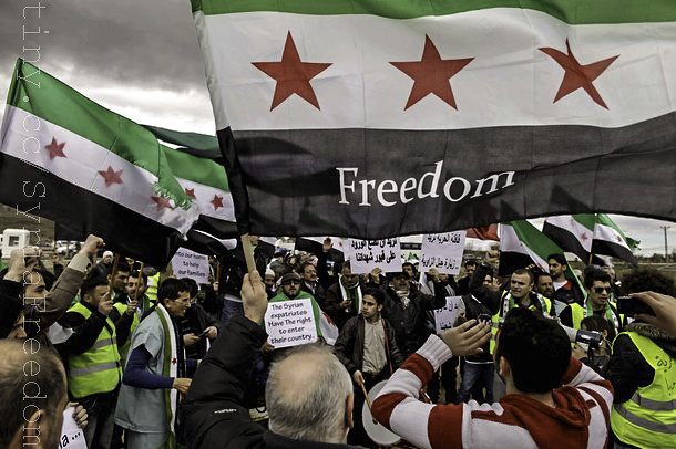 מפגיני אופוזיציה סורים, 2012 (צילום: FREDERIC LAFARGUE/AFP/Getty Images)