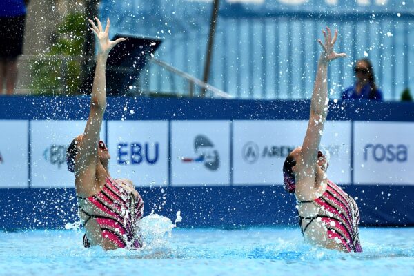 שלי בובריצקי ואריאל נשיא באליפות אירופה בשחייה אמנותית
(צילום: פאביו סטי, איגוד השחייה בישראל)
