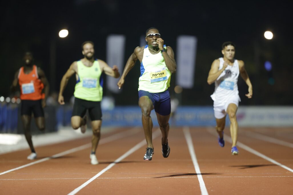 בלסינג אפריפה מנצח בריצת 200 מטר באליפות ישראל באתלטיקה 2024 (צילום: Maxim Dupliy)