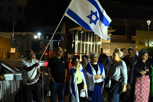 עצרת הימין. עשרות בודדות של משתתפים (צילום: אור גואטה)