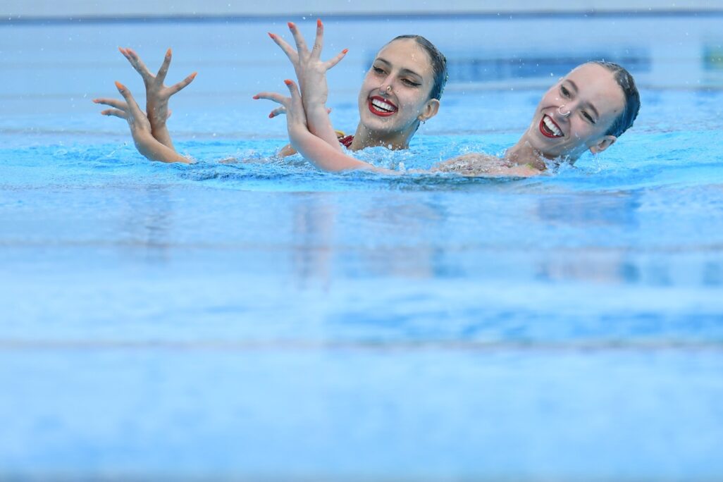 הצמד שלי בובריצקי ואריאל נשיא בגמר אליפות אירופה בשחייה אמנותית (צילום: פאביו צ'טי, איגוד השחייה)