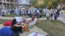 יריד תעסוקה לסטודנטים מפונים בגינת ההסתדרות בתל אביב (צילום: ניצן צבי כהן)