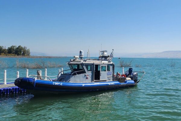 פעילות לאיתור הנעדרת בכנרת (צילום: דוברות המשטרה)
