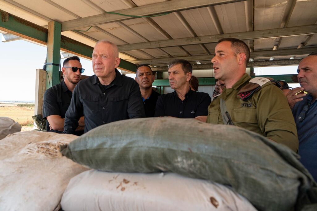 שר הביטחון יואב גלנט בהערכת מצב בצפון השומרון (צילום: אריאל חרמוני, משרד הביטחון)