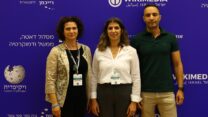 איציק אדרי (מימין), מיכל ונדר שוורץ, קרין נהון. "צריכה מושכלת וביקורתית של מידע" (צילום: גלעד קוולרצ'יק)