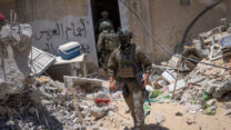 חיילי צה"ל בדרום רצועת עזה (צילום: Ohad Zwigenberg/Pool vía REUTERS)