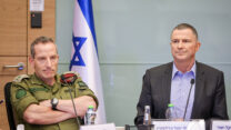 יו"ר ועדת החוץ והביטחון ח"כ יולי אדלשטיין וסגן הרמטכ"ל אלוף אמיר ברעם (צילום: נועם מושקוביץ/דוברות הכנסת)