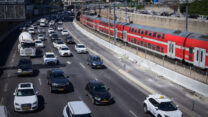 עומס תנועה בנתיבי איילון (צילום: אבשלום ששוני/פלאש90)