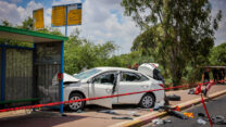 רכב המחבל בזירת הפיגוע בצומת ניר צבי (צילום: יוסי אלוני, פלאש90)