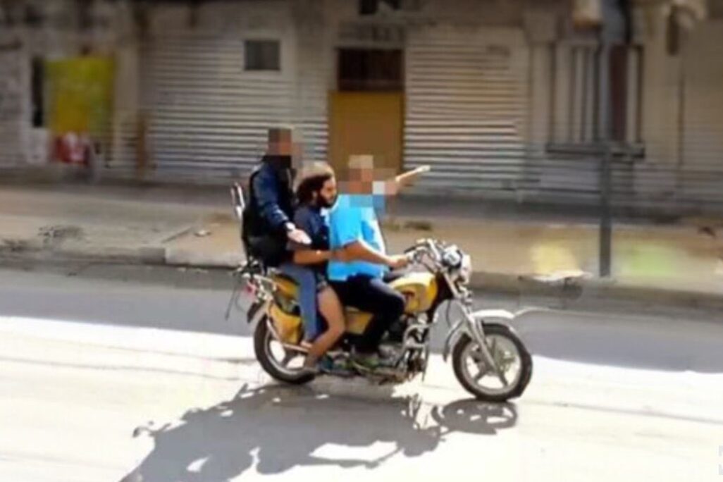רגעי החטיפה בו מובל מתן צנגאוקר בעזה ב-7 באוקטובר (צילום: באדיבות המשפחה) רגעי החטיפה בו מובל מתן צנגאוקר בעזה ב-7 באוקטובר (צילום: באדיבות המשפחה)