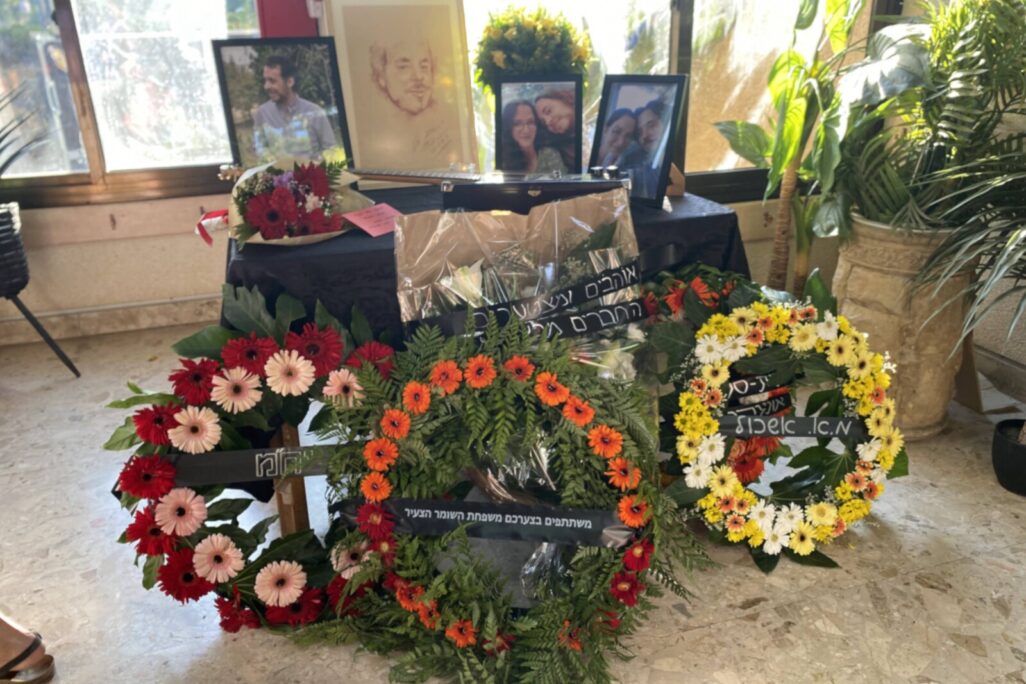 פינת הזיכרון ליגב בוכשטב באירוע הפרידה ממנו (צילום: יהל פרג') פינת הזיכרון ליגב בוכשטב באירוע הפרידה ממנו (צילום: יהל פרג')