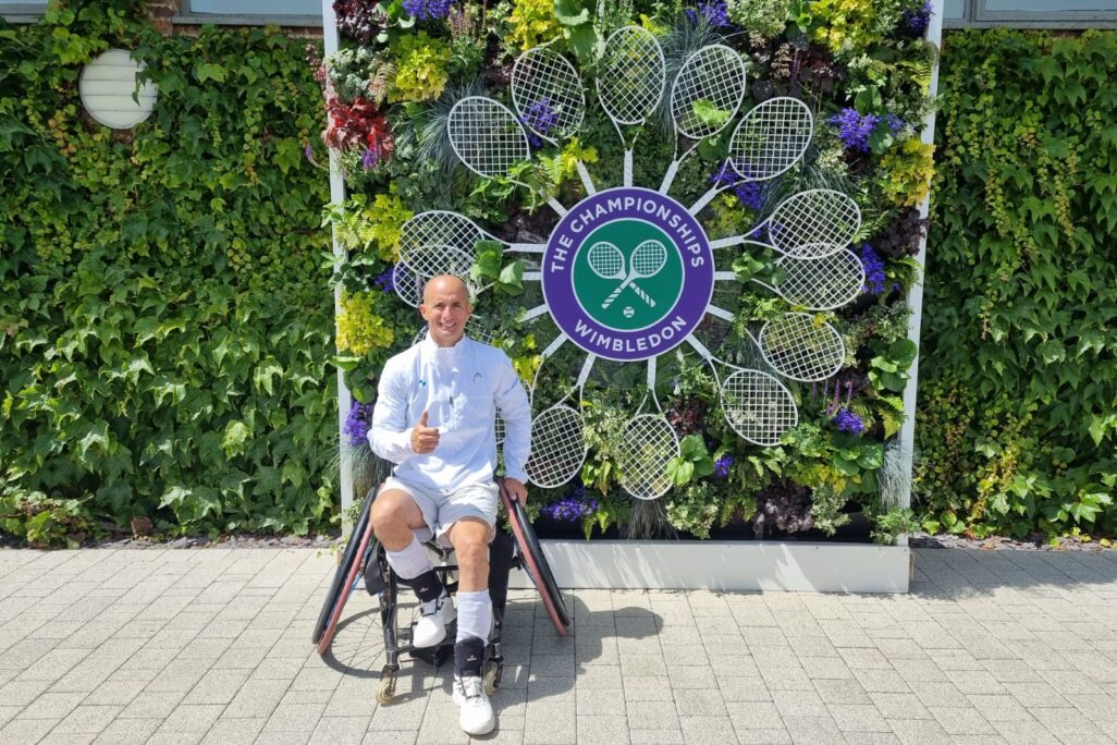 שחקן הטניס בכיסאות גלגלים גיא ששון, בטורניר ווימבלדון (צילום: עופרי לנקרי)