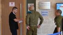 רמ"ט אכ"א תא"ל יורם כנפו בכניסה לדיון (צילום: אור גואטה)