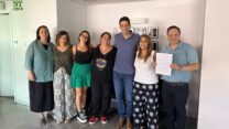 הנציגים בחתימה על ההסכם. "משפר את תנאי ההעסקה" (צילום: דוברות ההסתדרות)