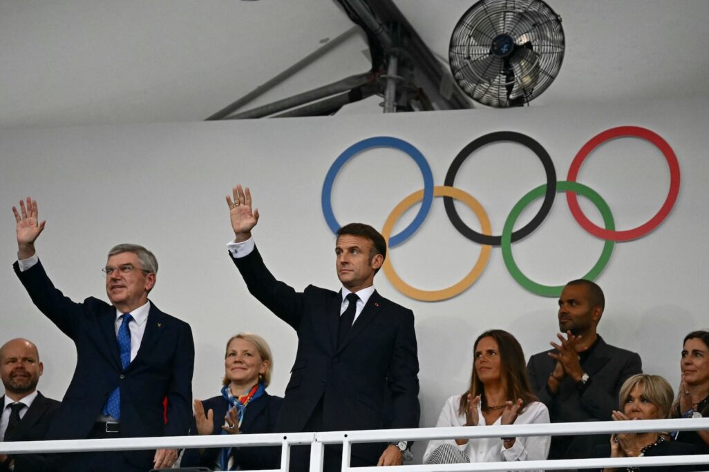 נשיא צרפת עמנואל מקרון בטקס פתיחת המשחקים האולימפיים בפריז (צילום: LOIC VENANCE/Pool via REUTERS)