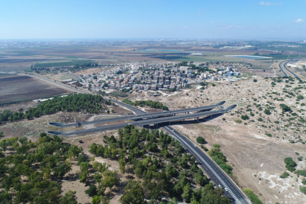 מנהרות איבטין בכביש 6 צפון. עלויות הפרויקט טרם הובהרו (צילום: Shutterstock/Mapic Aerials)