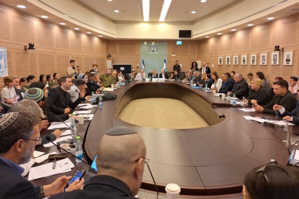 ועדת החוץ והביטחון של הכנסת (צילום: אור גואטה)
