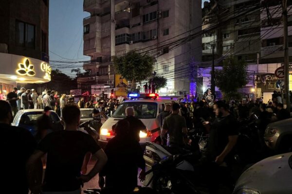 זירת החיסול בלב רובע הדאחייה בביירות (צילום:  REUTERS/Ahmed Al-Kerdi)