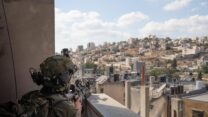 לוחם צה"ל במבצע 'מחנות קיץ' ביהודה ושומרון (צילום: דובר צה"ל)