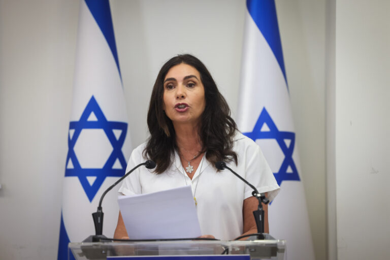 שרת התחבורה מירי רגב. "מדינת ישראל לא תהיה עוד גן עדן לעברייני תנועה" (צילום: חיים גולדברג, פלאש90)