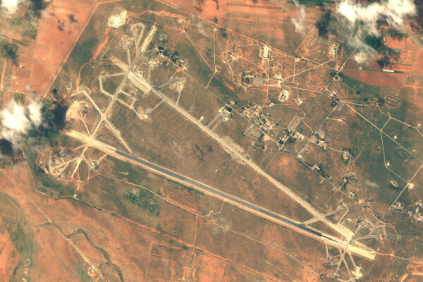 שדה התעופה א-שעיראת בסוריה (צילום: Photo DigitalGlobe via Getty Images/Getty Images)