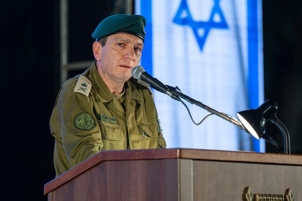 ראש אמ"ן היוצא, האלוף אהרון חליוה, בטקס חילופי ראש אמ"ן (צילום: דובר צה"ל) ראש אמ"ן היוצא, האלוף אהרון חליוה, בטקס חילופי ראש אמ"ן (צילום: דובר צה"ל)