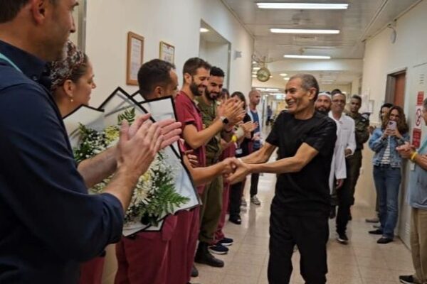 אלקאדי נפרד מהצוות בסורוקה (צילום: דוברות סורוקה)