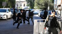 מחאה נגד גיוס חרדים מול לשכת הגיוס בירושלים (צילום: אור גואטה)