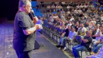 יו"ר הסתדרות עובדי הבניין והעץ איציק מויאל בכנס חירום של המנופאים (צילום: דוברות ההסתדרות)