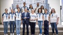 חברי המשלחת האולימפית עם הנשיא (צילום: הוועד האולימפי בישראל)