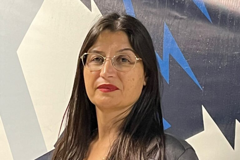 שרית אוחנה. "מתחילת המלחמה אני באילת, חוזרת כל שבועיים לביקור בבית" (צילום: אלבום פרטי)