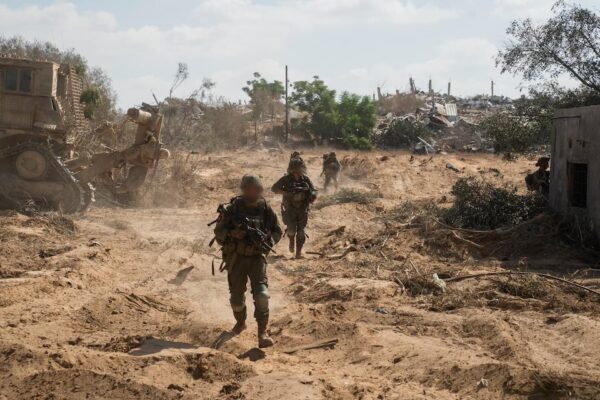 לוחמי צה״ל בפעילות בחאן יונס (צילום: דובר צה״ל)