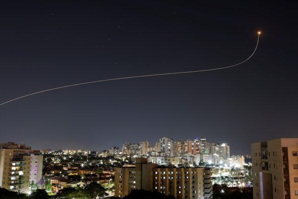 יירוט רקטה בשמי אשקלון (צילום: REUTERS/Amir Cohen)