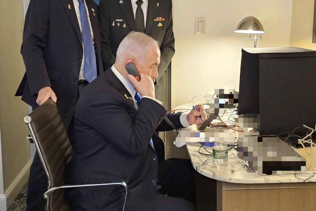 ראש הממשלה בנימין נתניהו מאשר את התקיפה בדאחייה (צילום: תקשורת רוה"מ)