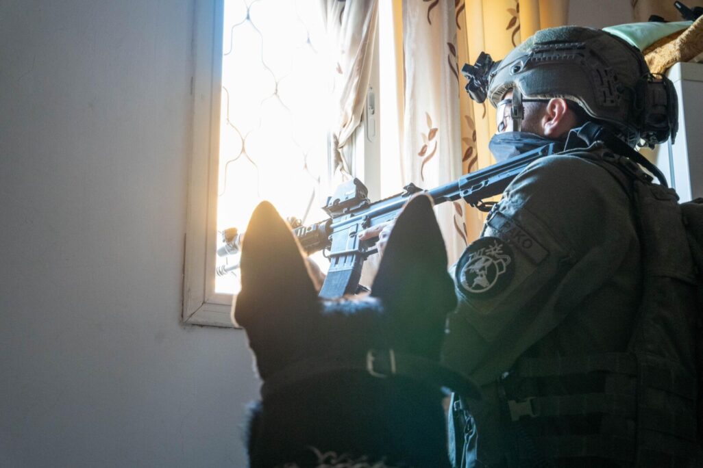 לוחם צה"ל במחנה הפליטים ג'נין (צילום: דובר צה"ל)