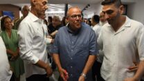 יו"ר ההסתדרות בטקס הפתיחה של אולם FRIENDS בבת ים (צילום: גלעד, שוש מדיה)