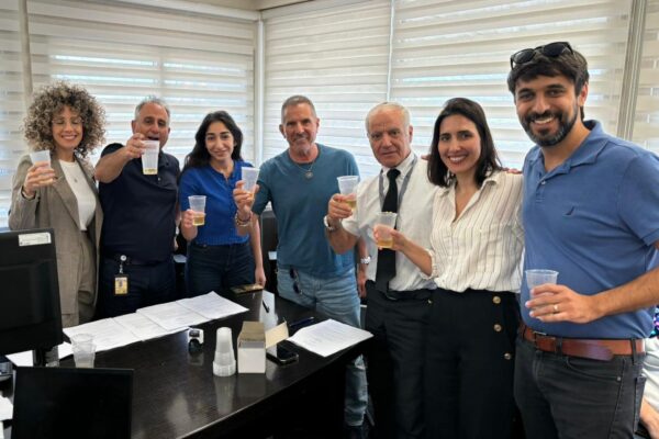 מעמד החתימה על ההסכם (צילום: טל לביא)