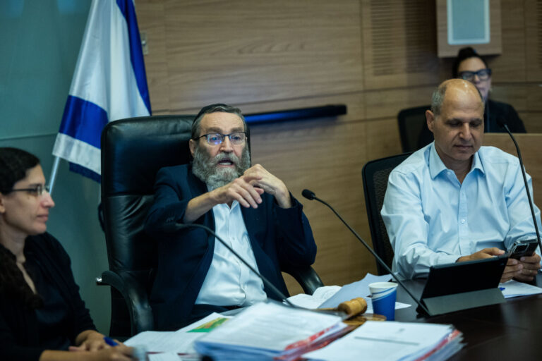 דיוני ועדת הכספים על חוק ההסדרים. מדיניות הממשלה בעשורים האחרונים מכוונת לעודד חיסכון פנסיוני לטווח הארוך (צילום: יונתן זינדל/ פלאש 90)